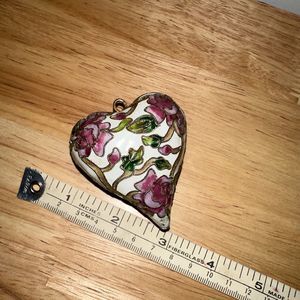 NYCO International Vintage Victorian Enameled Heart pendant